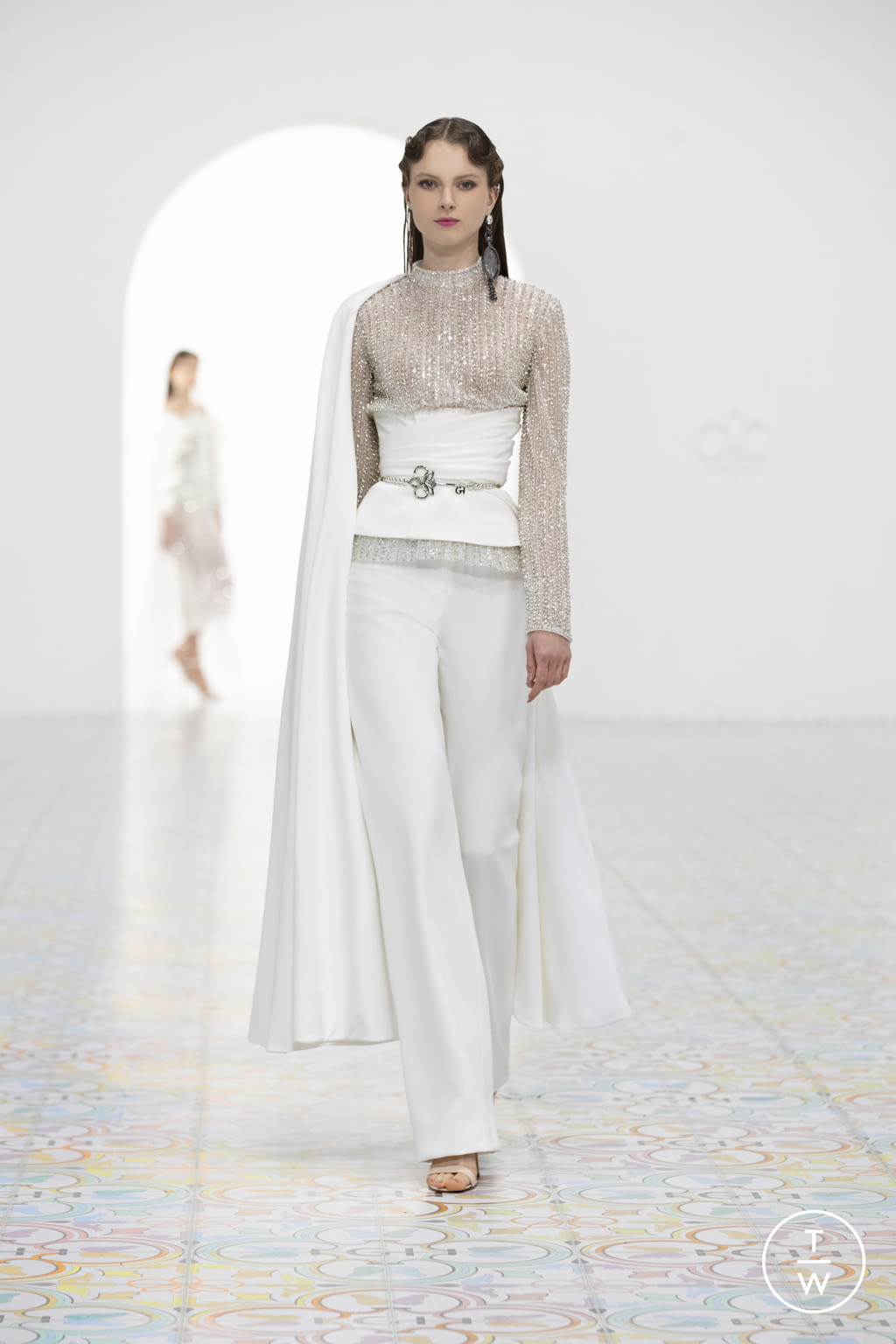 Fashion Week Paris Spring/Summer 2022 look 4 de la collection Georges Hobeika couture