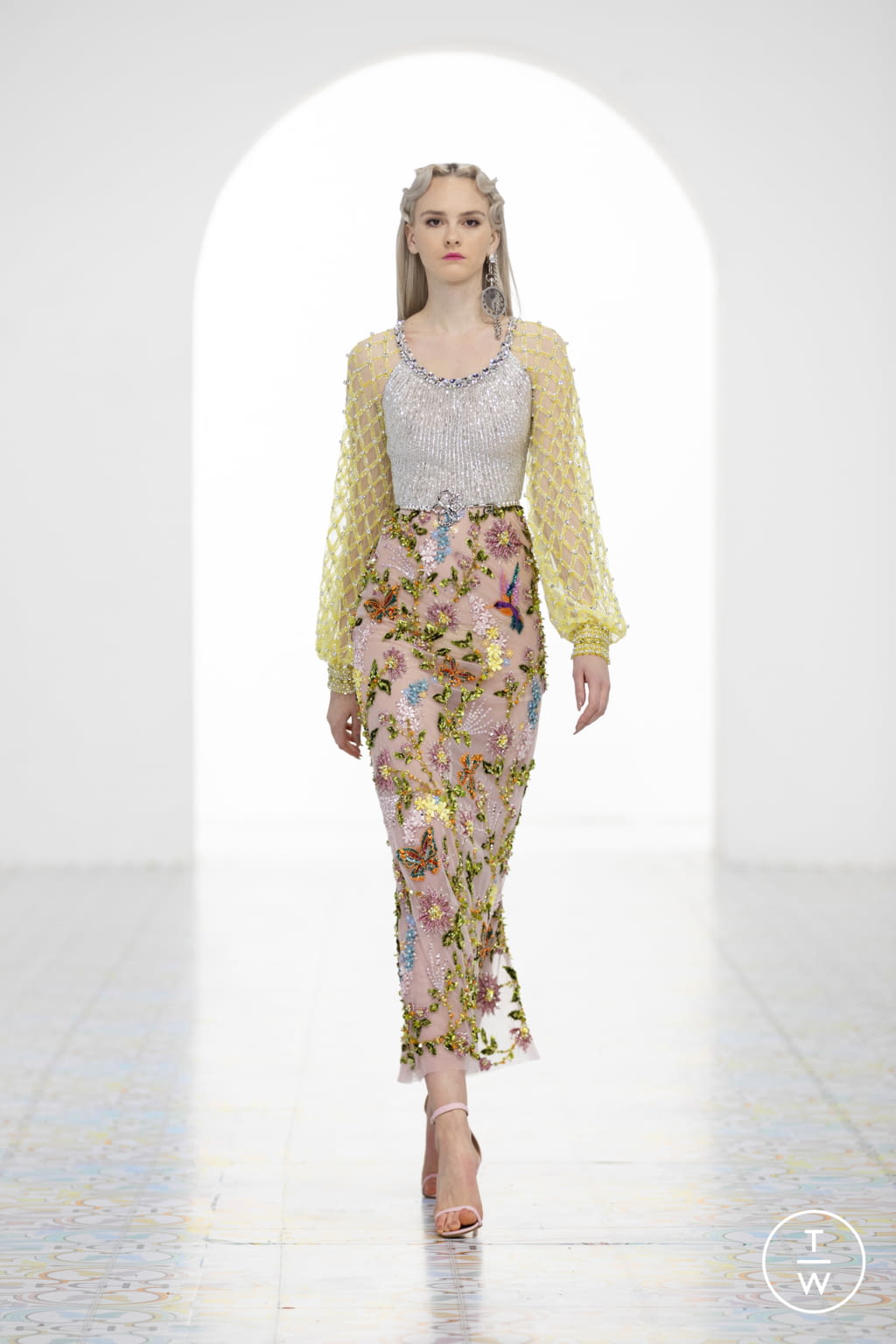Fashion Week Paris Spring/Summer 2022 look 27 from the Georges Hobeika collection couture