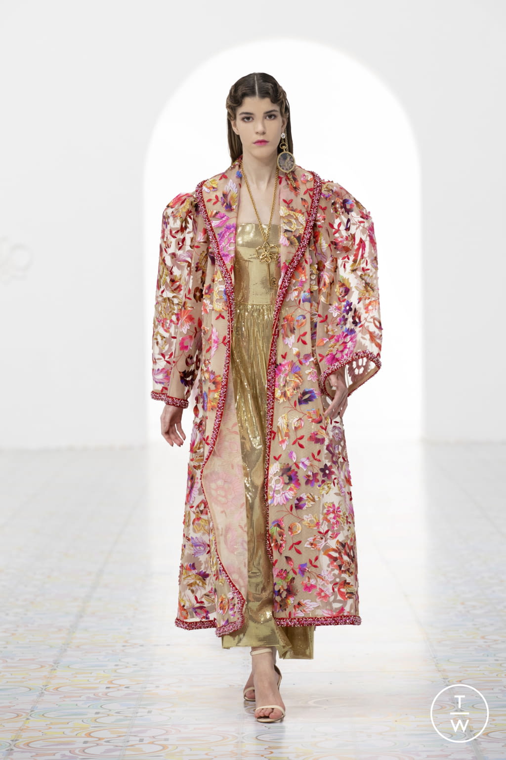 Fashion Week Paris Spring/Summer 2022 look 32 from the Georges Hobeika collection couture