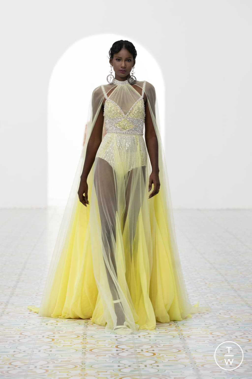 Fashion Week Paris Spring/Summer 2022 look 34 from the Georges Hobeika collection 高级定制