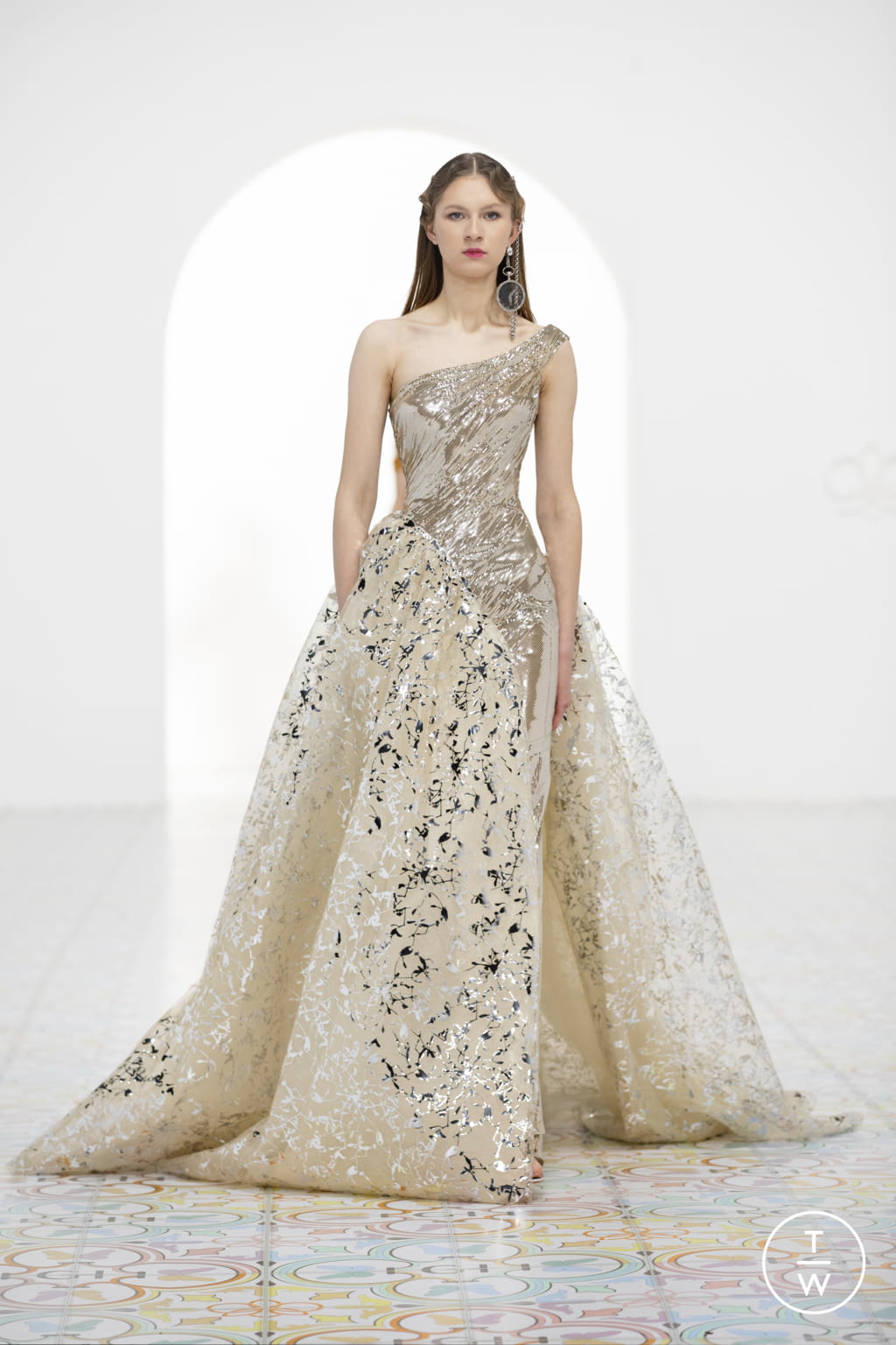 Fashion Week Paris Spring/Summer 2022 look 49 from the Georges Hobeika collection couture