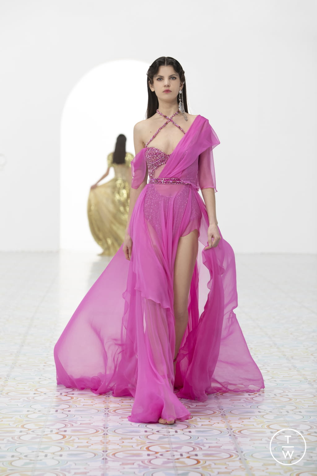 Fashion Week Paris Spring/Summer 2022 look 52 from the Georges Hobeika collection 高级定制