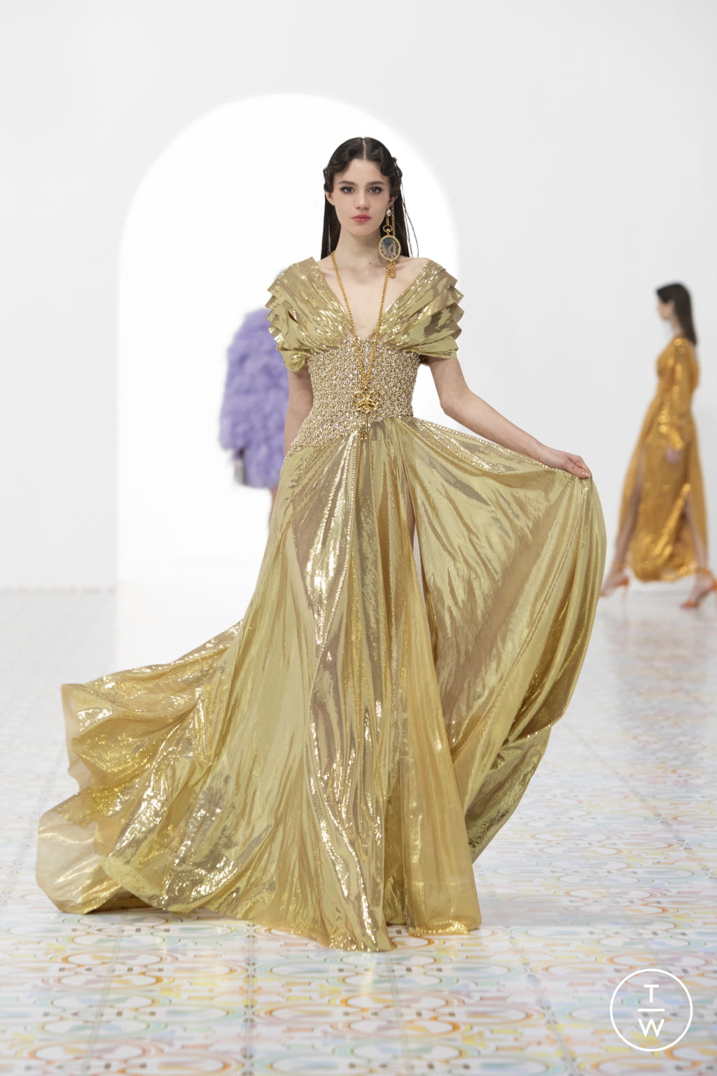 Fashion Week Paris Spring/Summer 2022 look 60 from the Georges Hobeika collection 高级定制