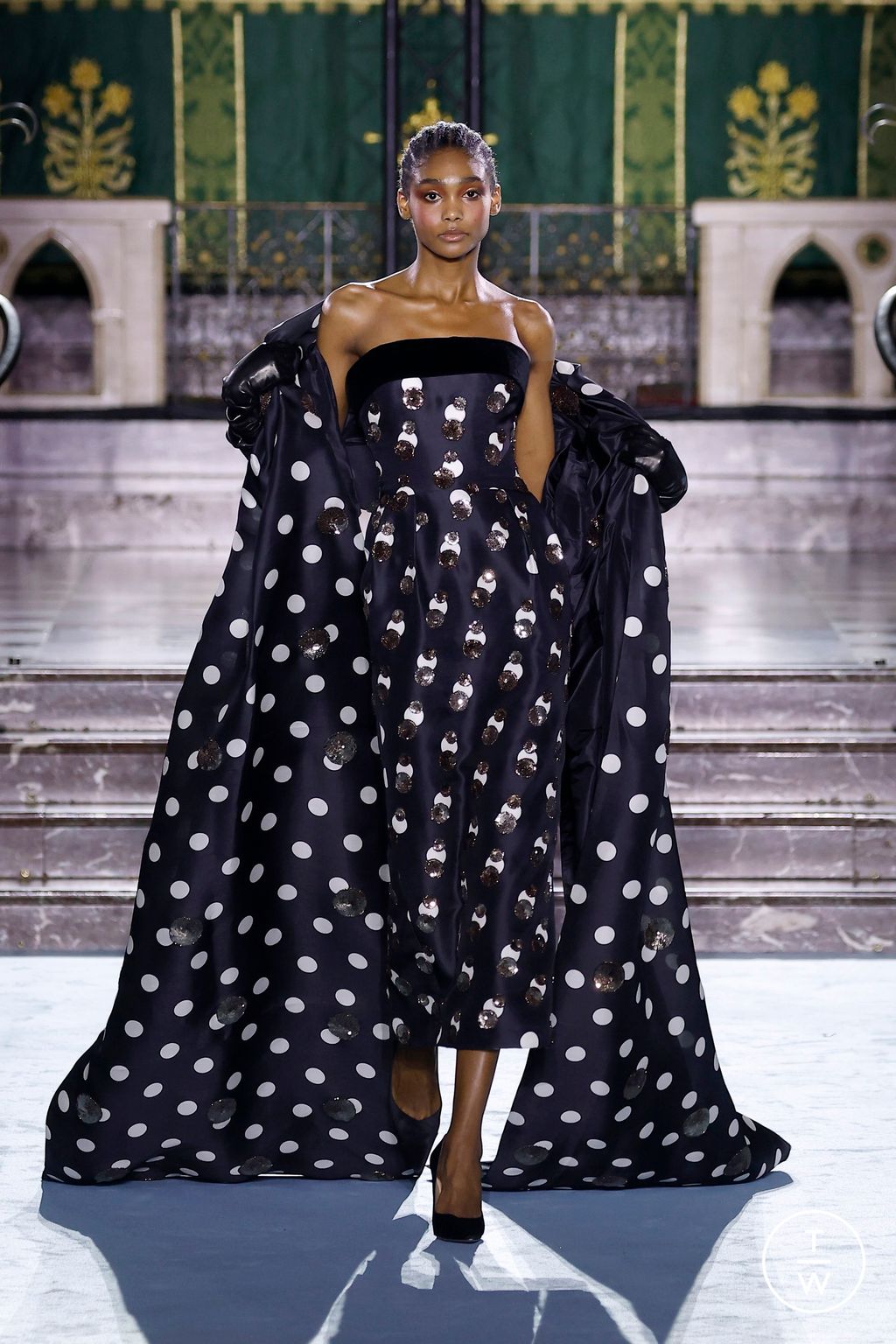 Fashion Week Paris Fall/Winter 2024 look 7 from the Georges Chakra collection couture