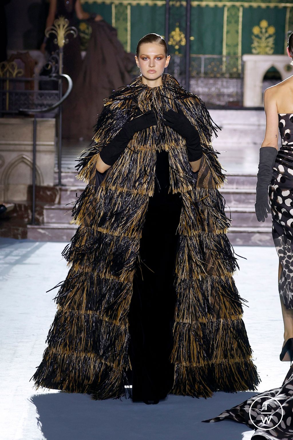 Fashion Week Paris Fall/Winter 2024 look 20 from the Georges Chakra collection 高级定制