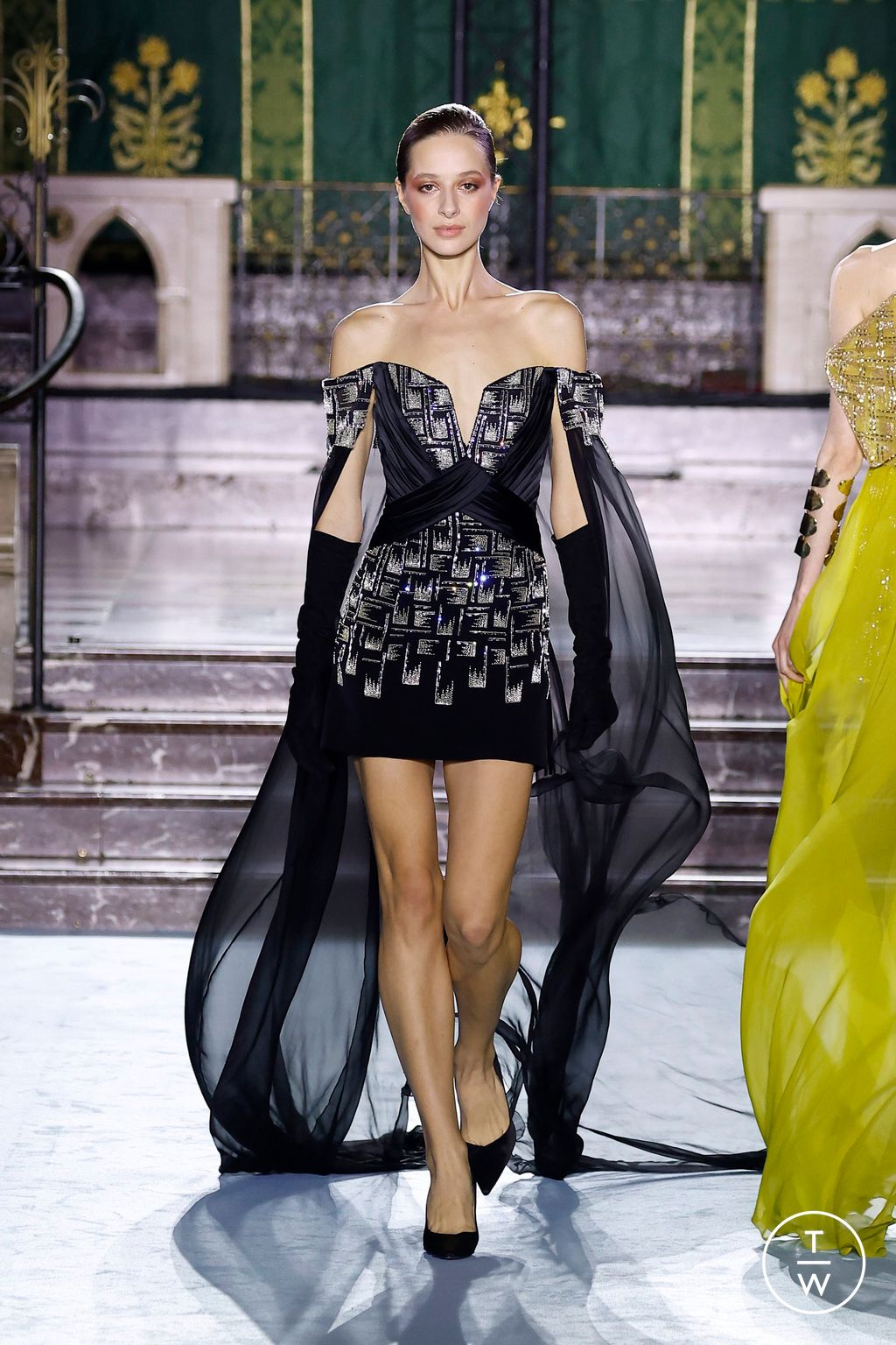 Fashion Week Paris Fall/Winter 2024 look 40 de la collection Georges Chakra couture