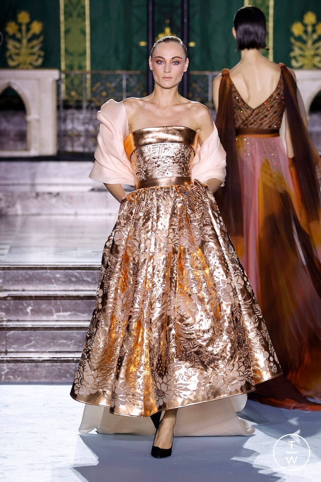 Fashion Week Paris Fall/Winter 2024 look 64 de la collection Georges Chakra couture
