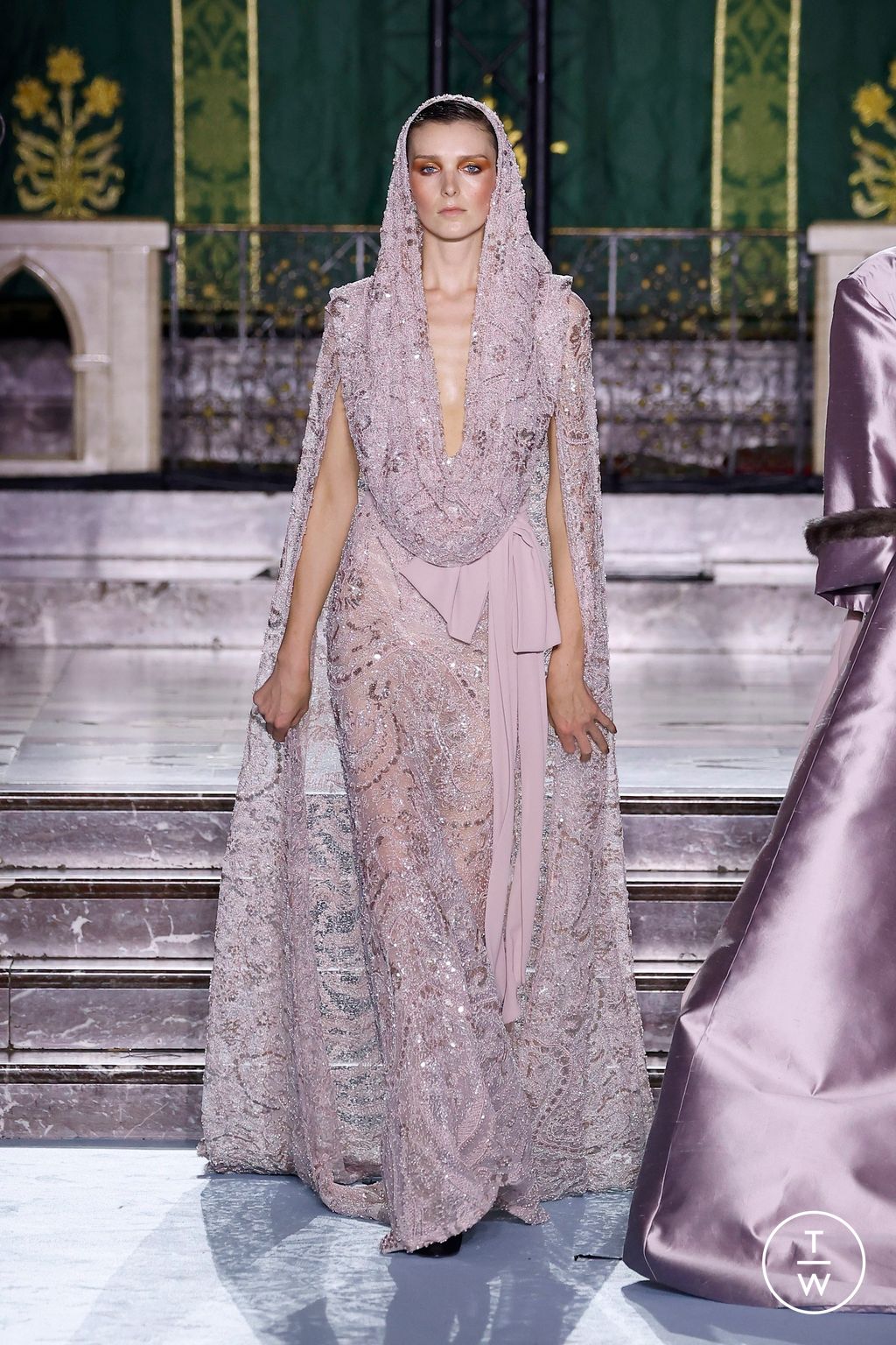 Fashion Week Paris Fall/Winter 2024 look 79 de la collection Georges Chakra couture