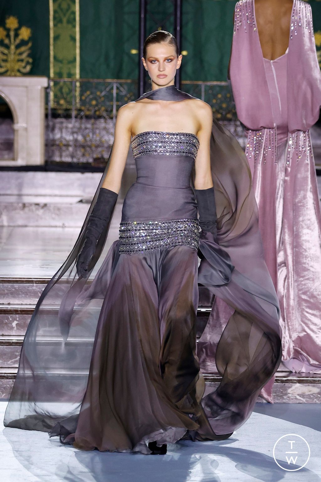 Fashion Week Paris Fall/Winter 2024 look 82 from the Georges Chakra collection 高级定制