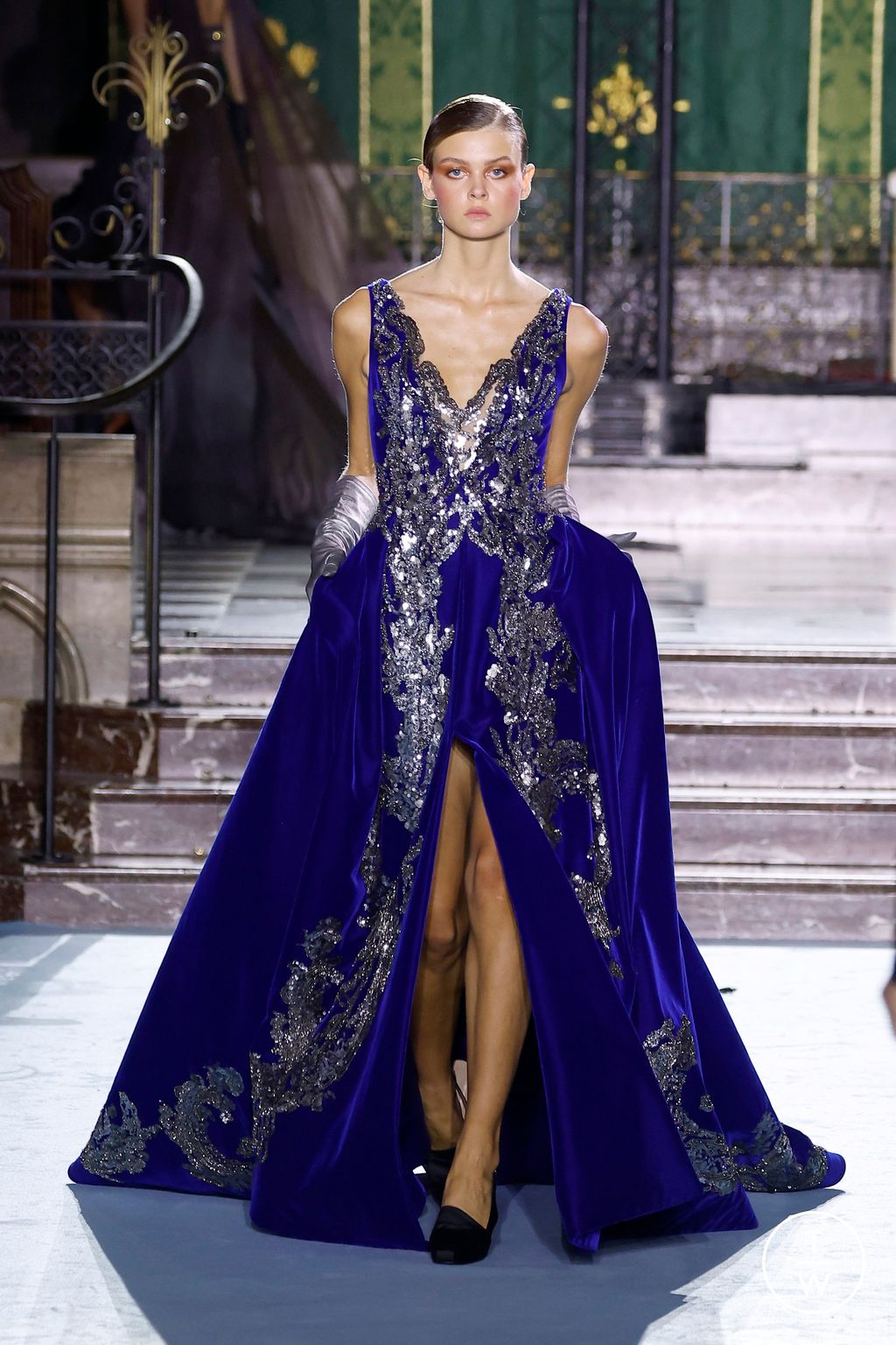 Fashion Week Paris Fall/Winter 2024 look 91 de la collection Georges Chakra couture