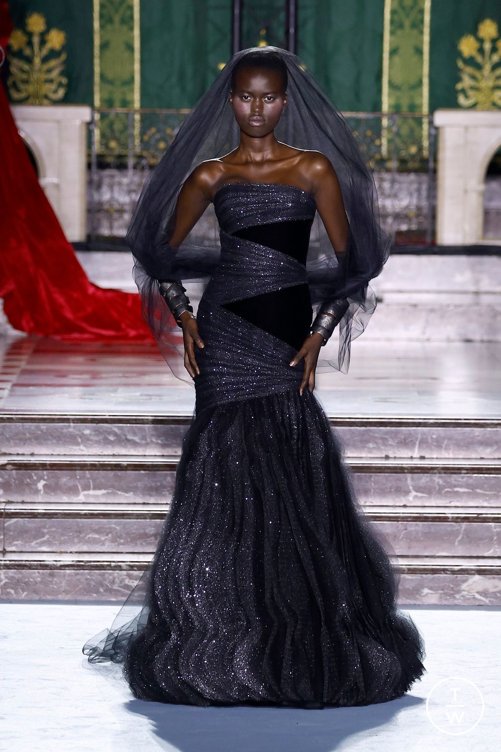 Fashion Week Paris Fall/Winter 2024 look 127 de la collection Georges Chakra couture