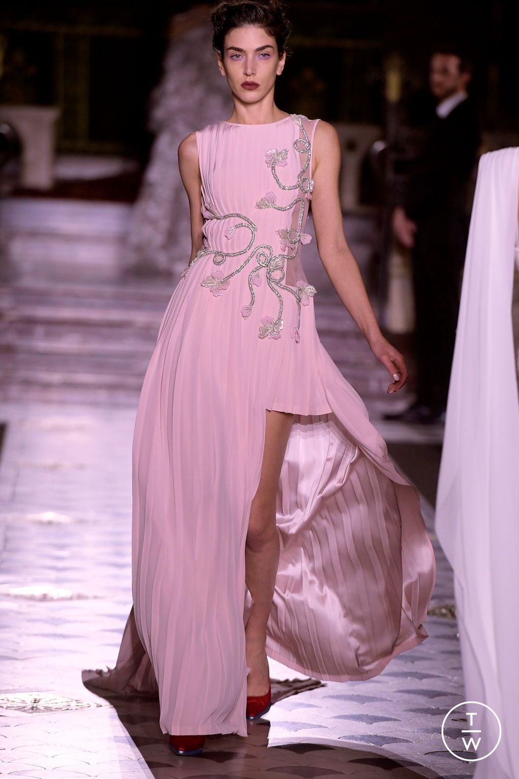 Fashion Week Paris Spring/Summer 2024 look 39 from the Georges Chakra collection couture