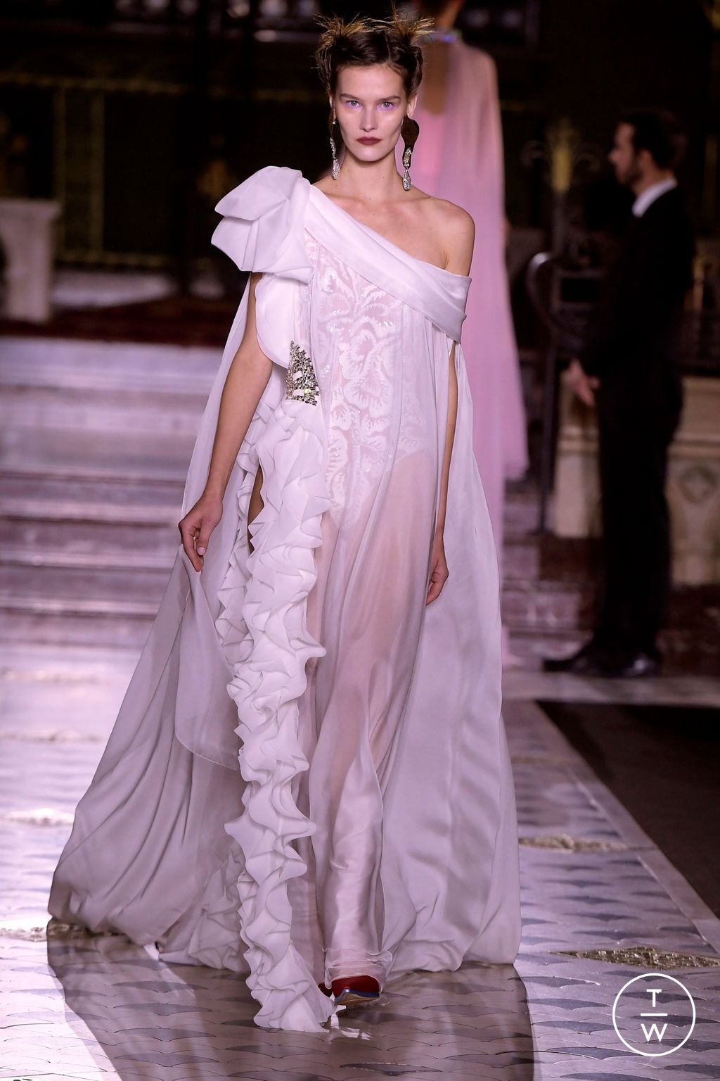 Fashion Week Paris Spring/Summer 2024 look 40 from the Georges Chakra collection couture
