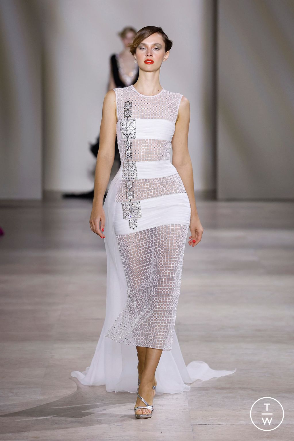 Fashion Week Paris Spring/Summer 2025 look 2 from the Georges Chakra collection couture