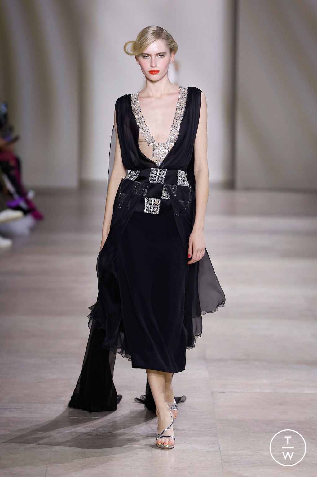 Fashion Week Paris Spring/Summer 2025 look 3 from the Georges Chakra collection couture