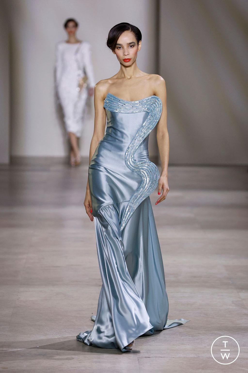 Fashion Week Paris Spring/Summer 2025 look 10 from the Georges Chakra collection couture