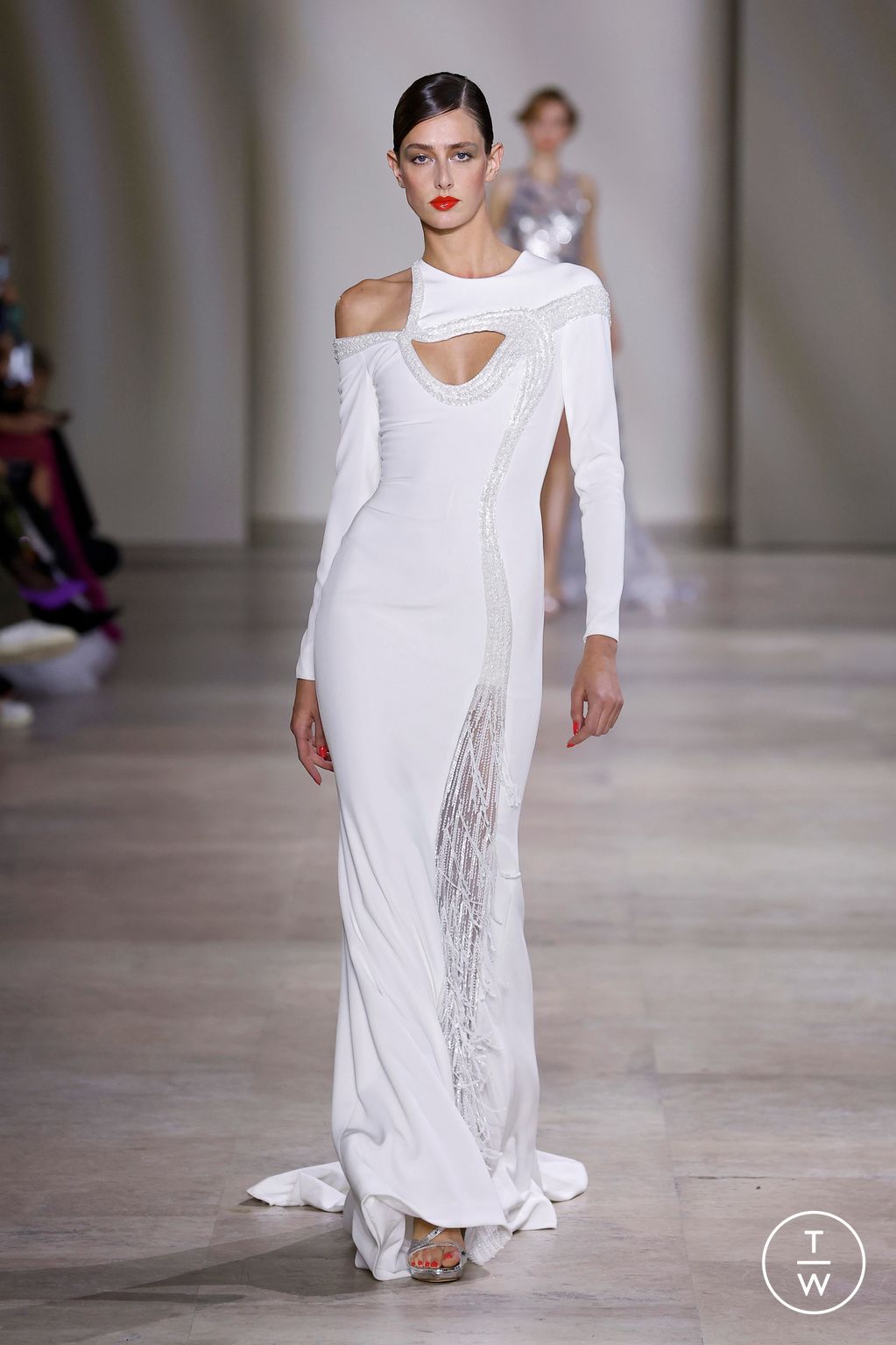 Fashion Week Paris Spring/Summer 2025 look 14 from the Georges Chakra collection couture
