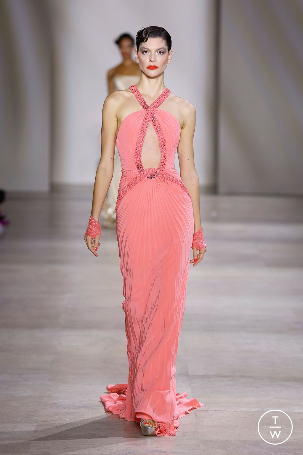 Fashion Week Paris Spring/Summer 2025 look 26 from the Georges Chakra collection couture