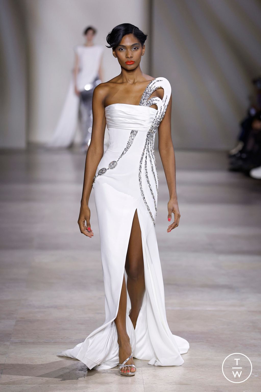 Fashion Week Paris Spring/Summer 2025 look 33 de la collection Georges Chakra couture