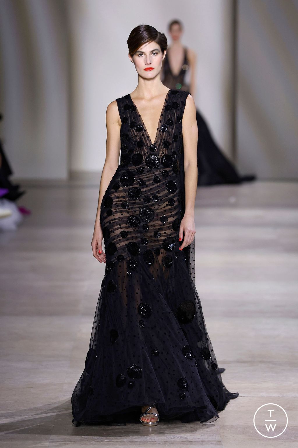 Fashion Week Paris Spring/Summer 2025 look 37 from the Georges Chakra collection couture