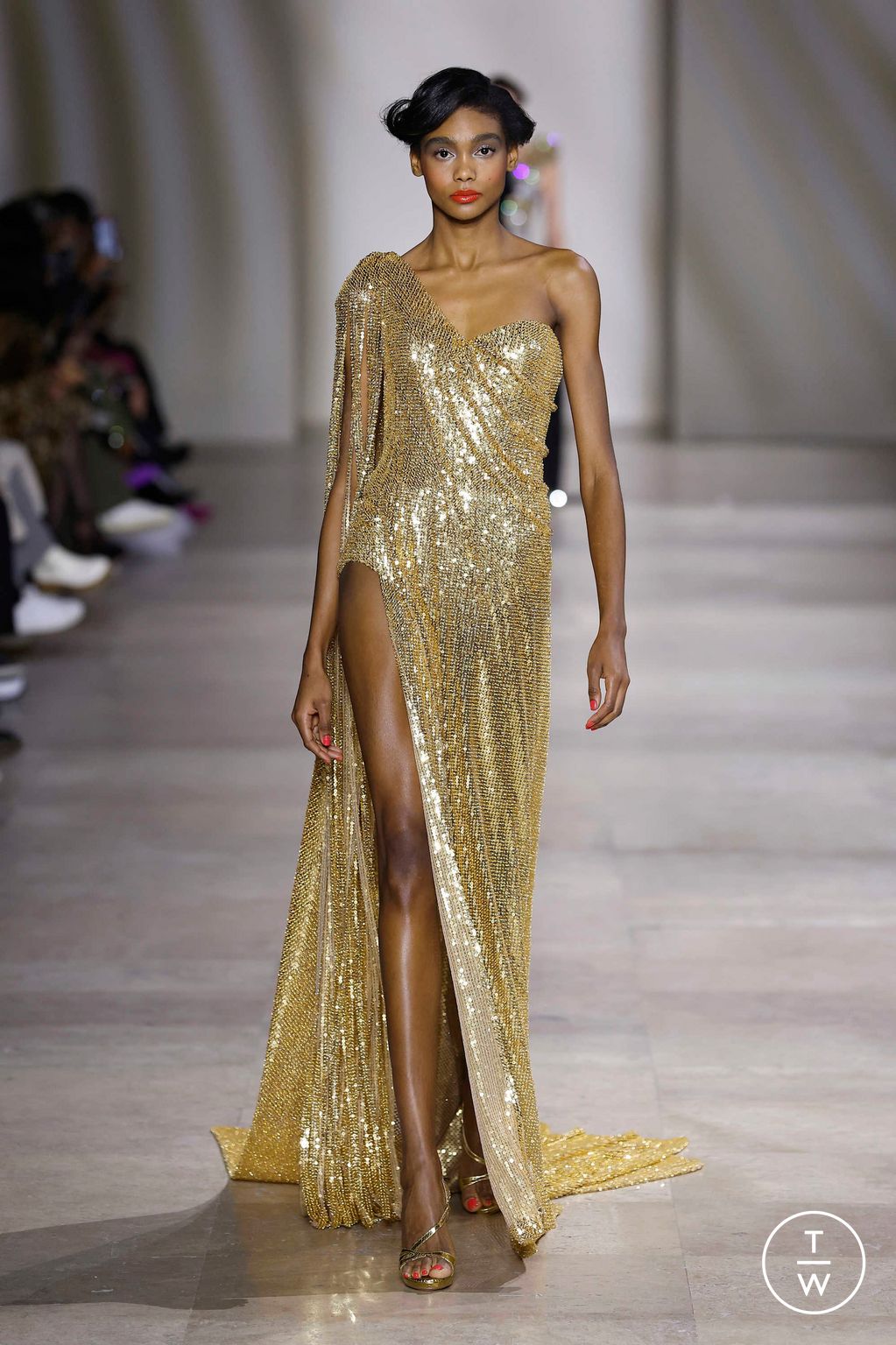 Fashion Week Paris Spring/Summer 2025 look 40 from the Georges Chakra collection couture