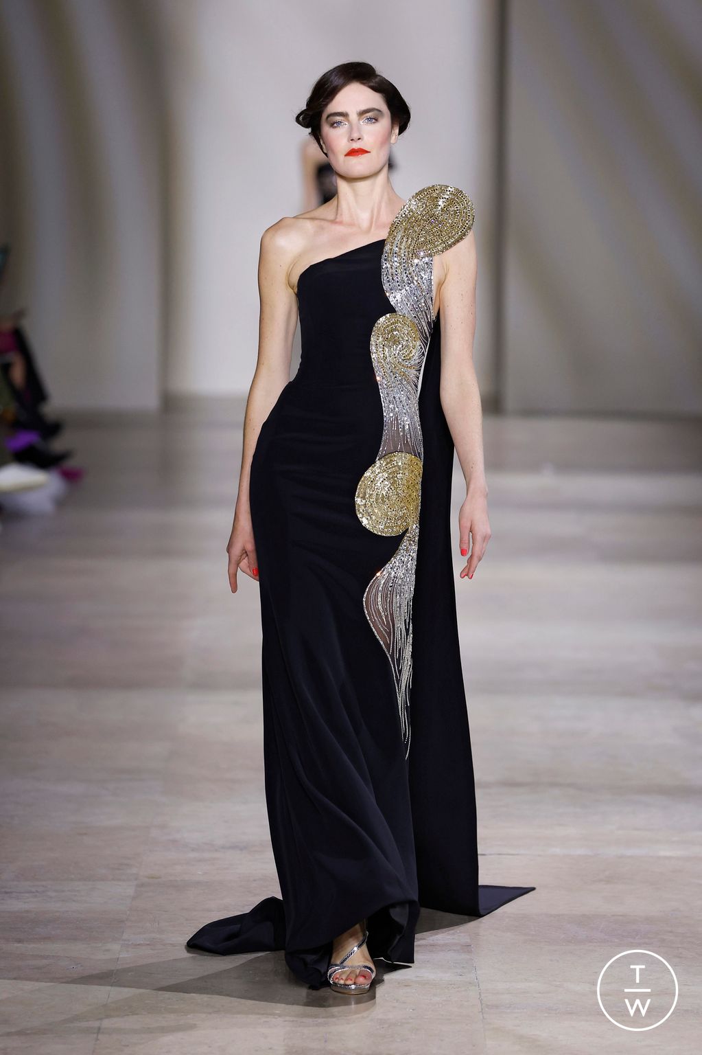 Fashion Week Paris Spring/Summer 2025 look 41 from the Georges Chakra collection couture