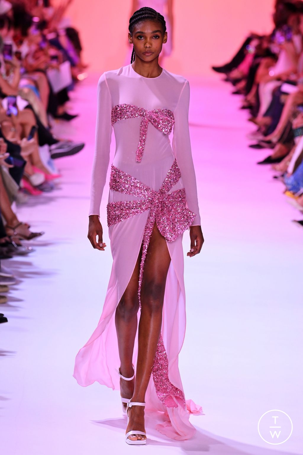 Fashion Week Paris Fall/Winter 2023 look 10 from the Georges Hobeika collection couture