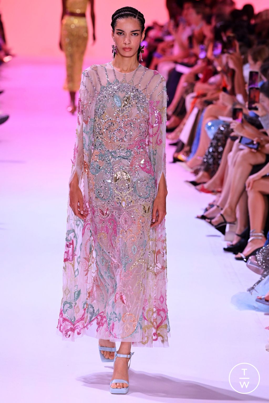Fashion Week Paris Fall/Winter 2023 look 21 de la collection Georges Hobeika couture
