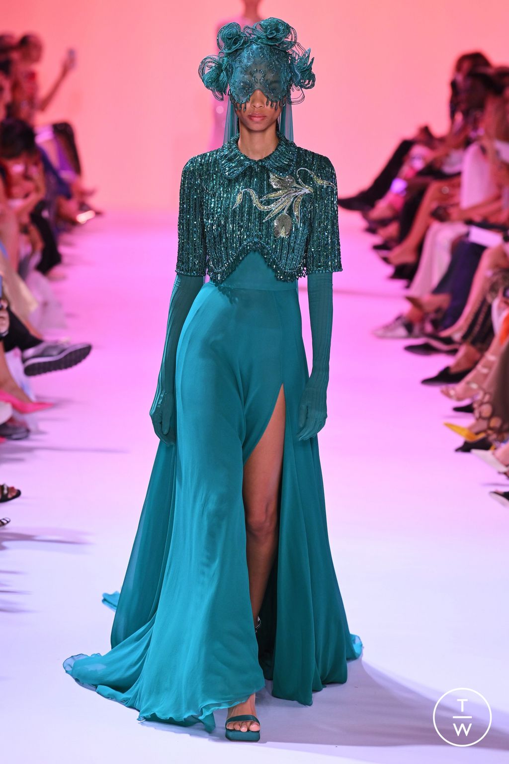 Fashion Week Paris Fall/Winter 2023 look 26 from the Georges Hobeika collection couture