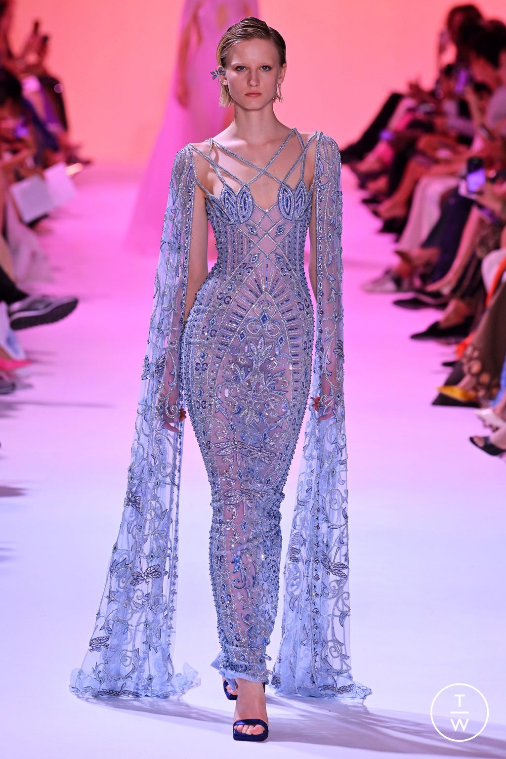 Fashion Week Paris Fall/Winter 2023 look 30 from the Georges Hobeika collection 高级定制