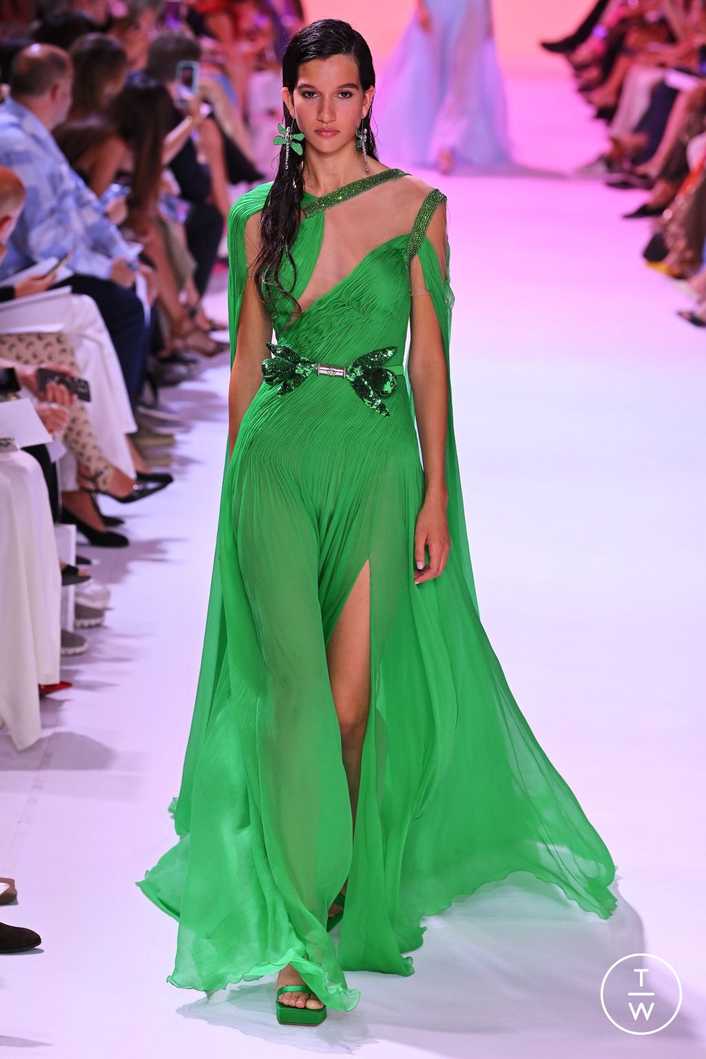 Fashion Week Paris Fall/Winter 2023 look 32 de la collection Georges Hobeika couture