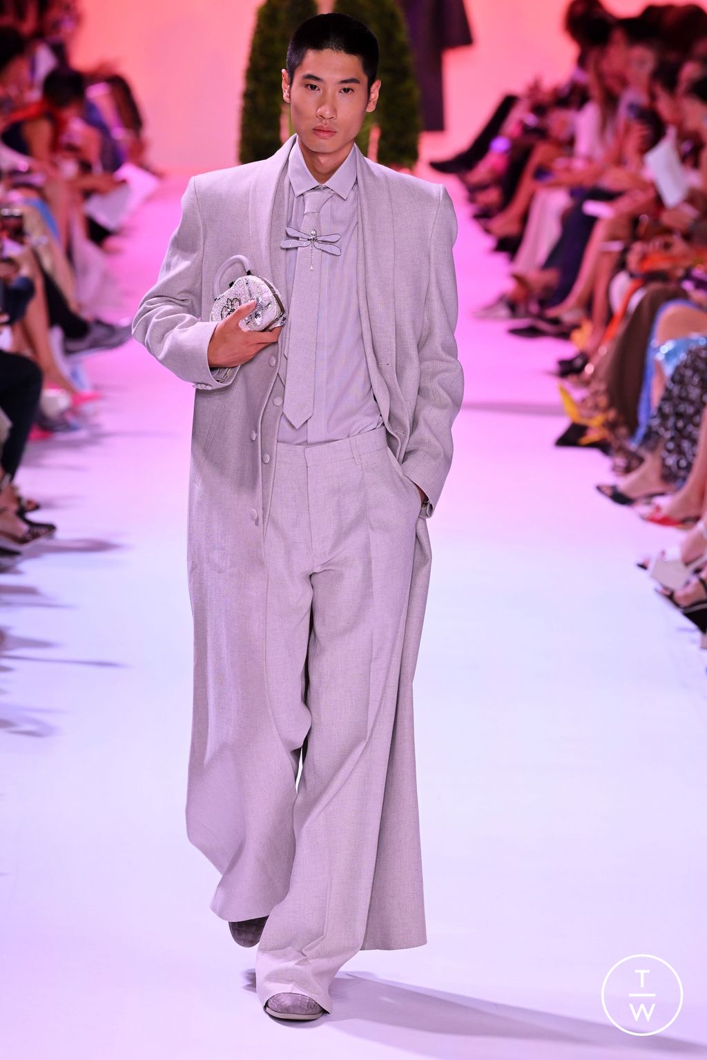 Fashion Week Paris Fall/Winter 2023 look 36 from the Georges Hobeika collection couture