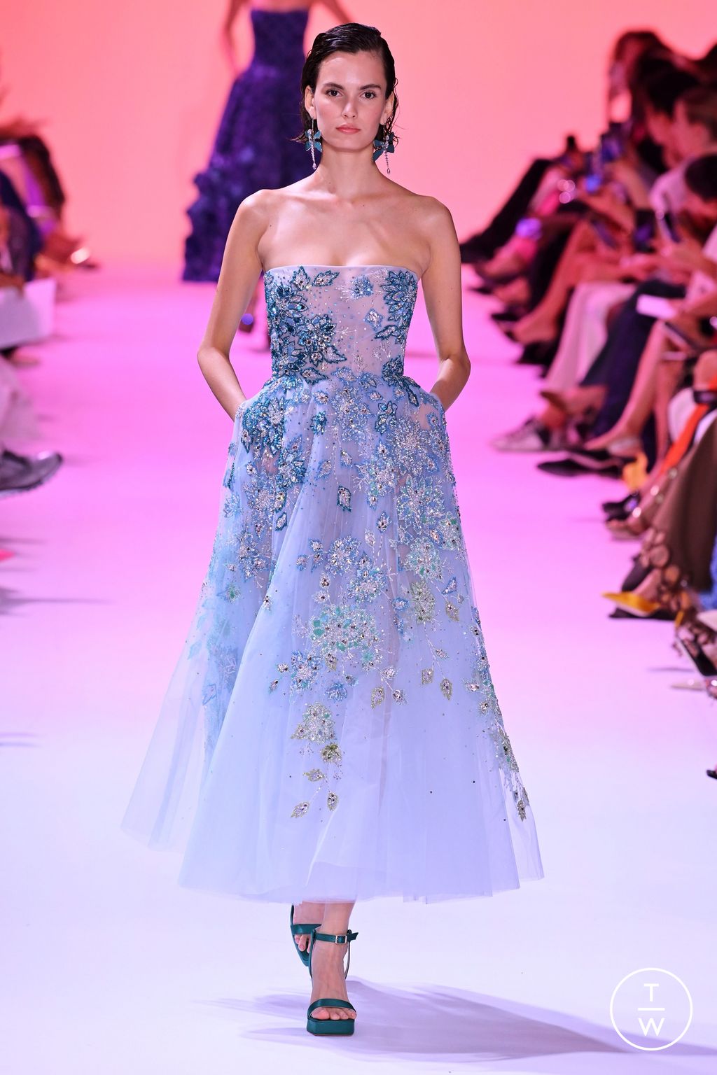 Fashion Week Paris Fall/Winter 2023 look 39 from the Georges Hobeika collection 高级定制