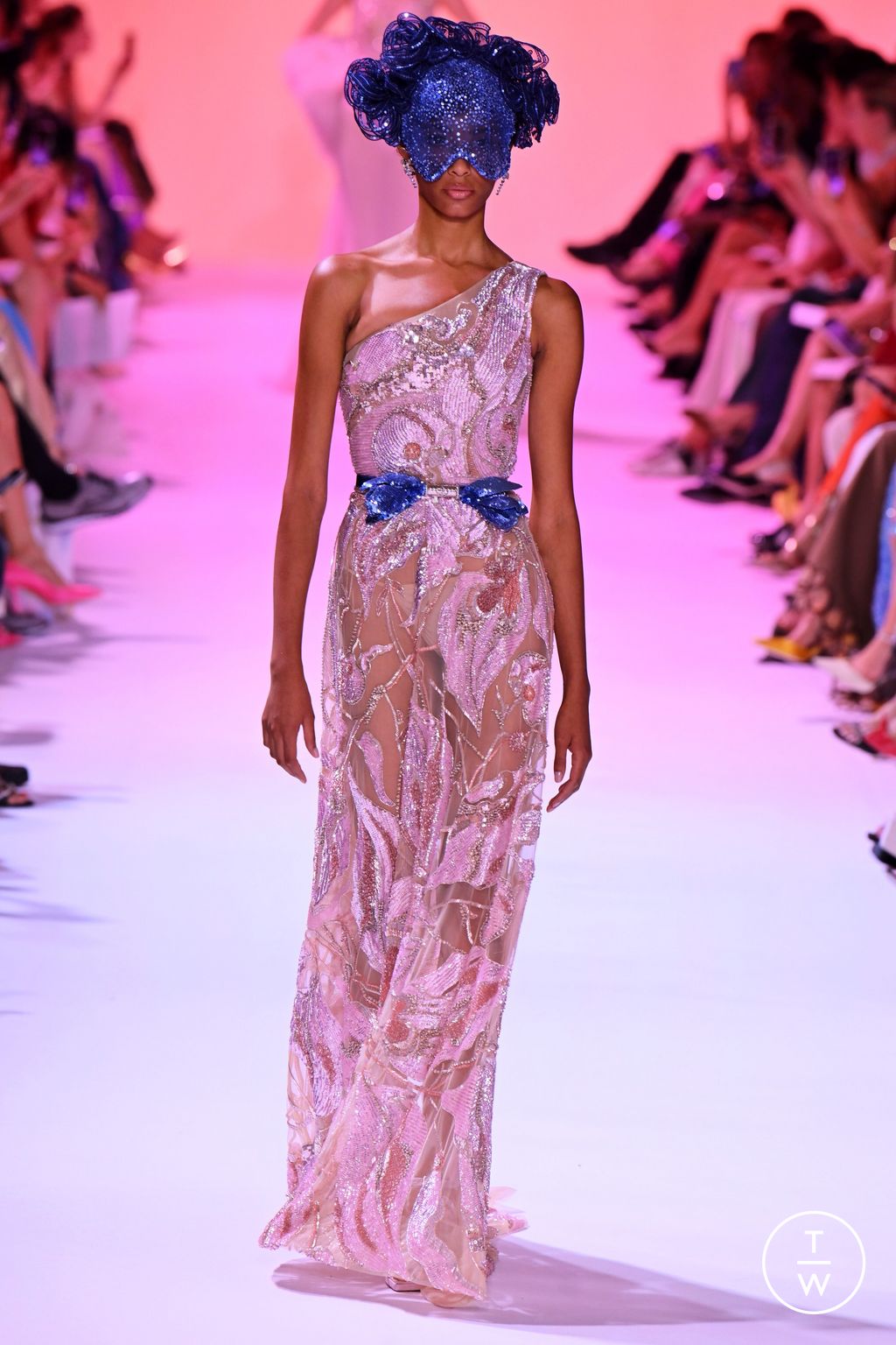 Fashion Week Paris Fall/Winter 2023 look 41 from the Georges Hobeika collection couture