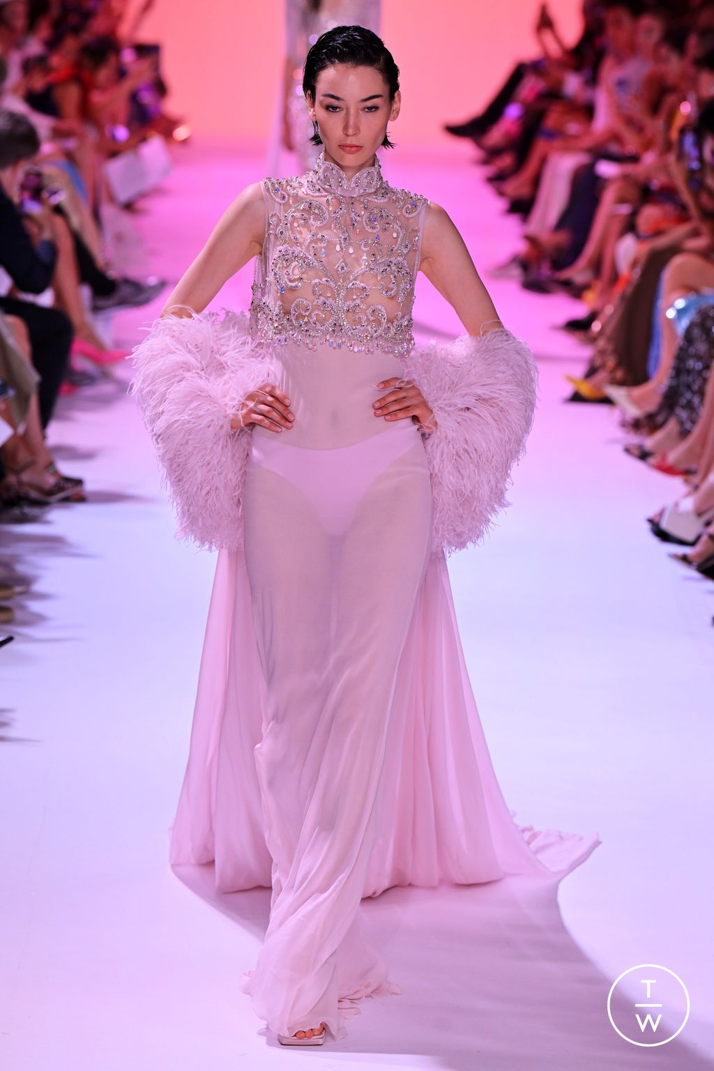 Fashion Week Paris Fall/Winter 2023 look 42 de la collection Georges Hobeika couture