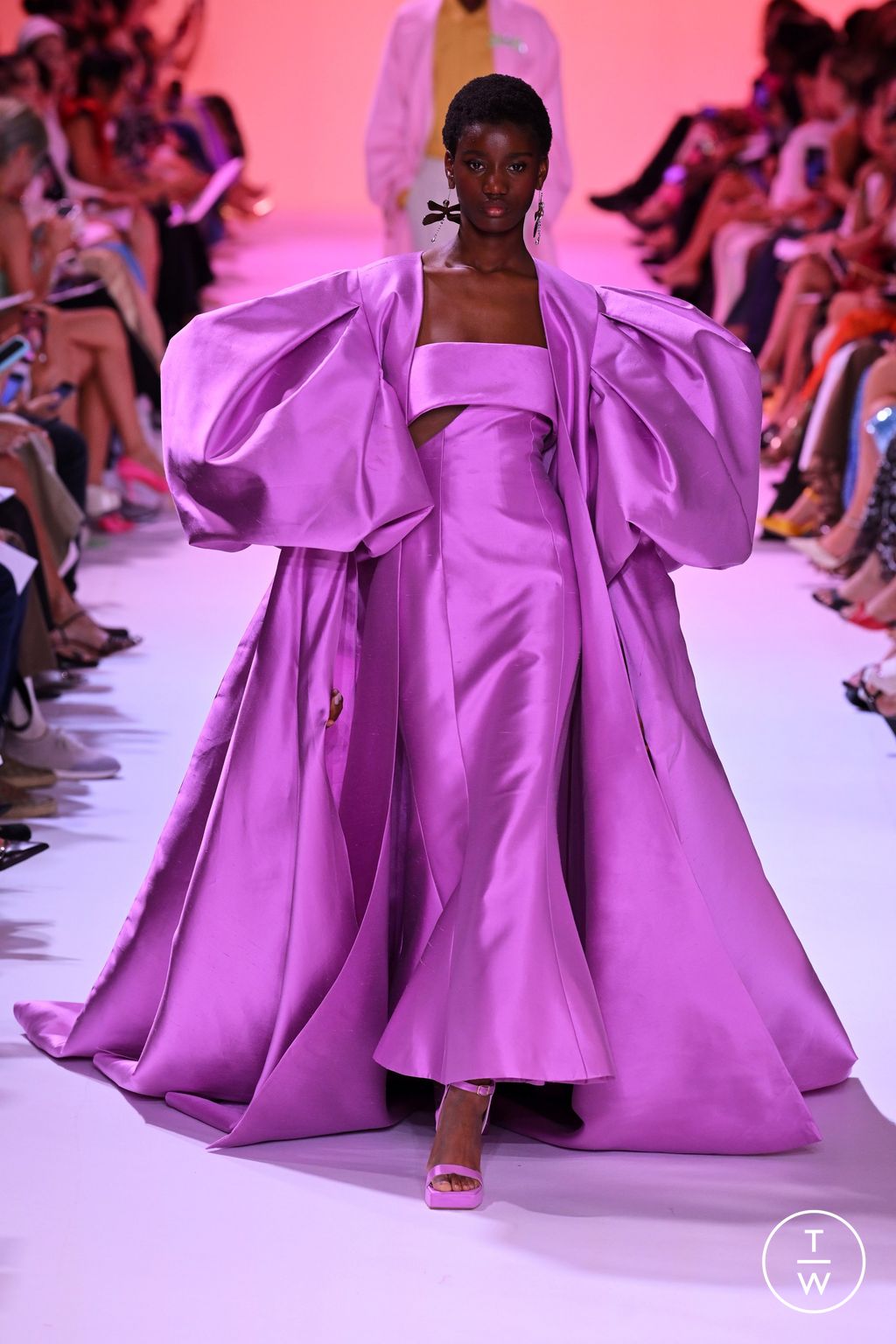 Fashion Week Paris Fall/Winter 2023 look 45 from the Georges Hobeika collection couture
