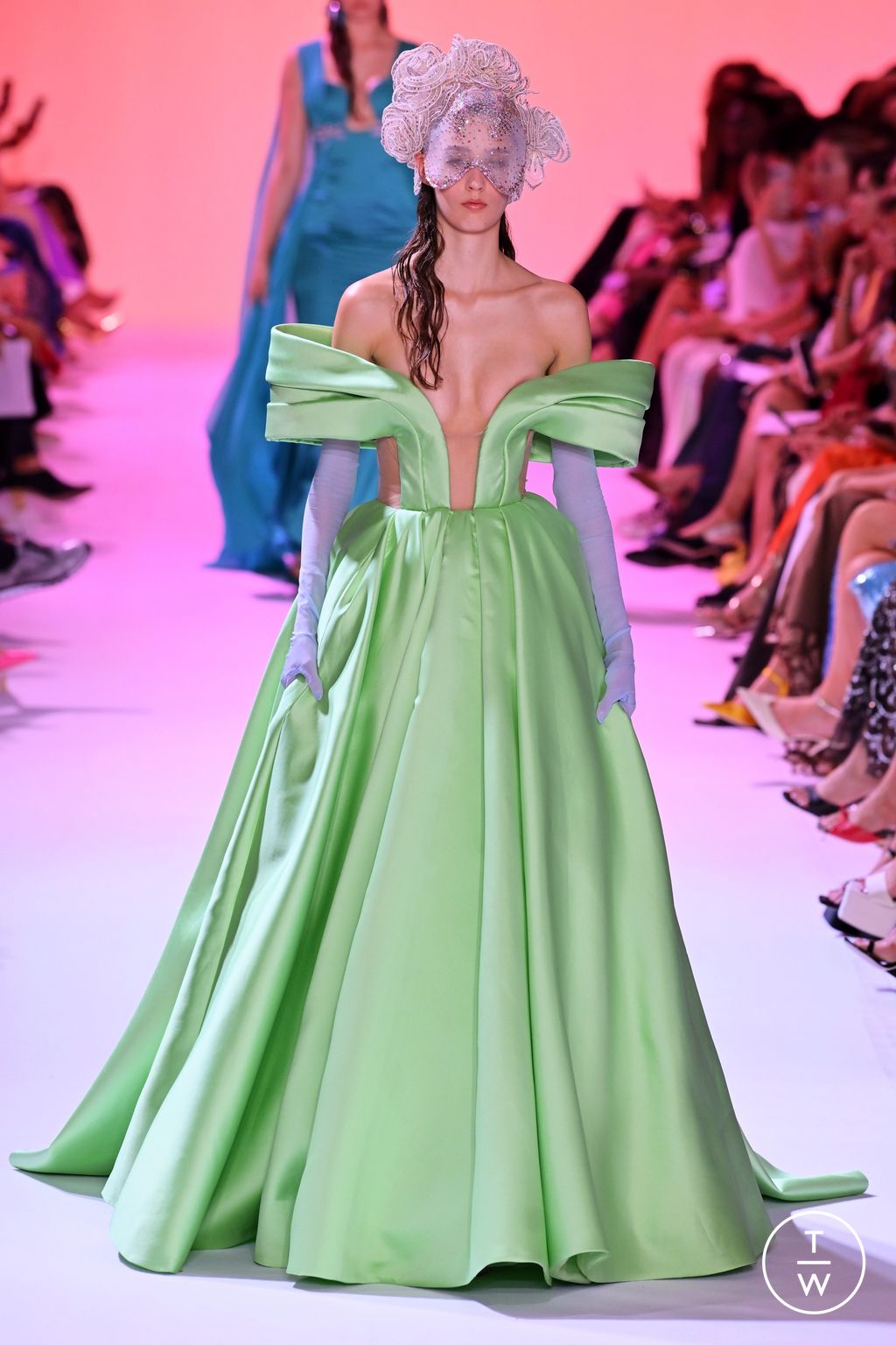 Fashion Week Paris Fall/Winter 2023 look 47 from the Georges Hobeika collection couture