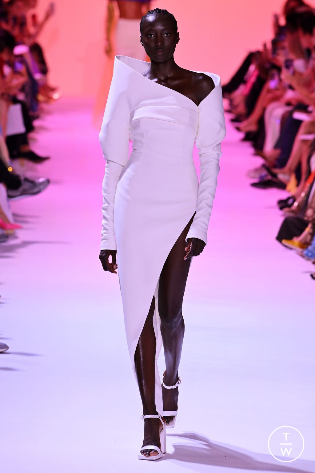 Fashion Week Paris Fall/Winter 2023 look 52 from the Georges Hobeika collection couture