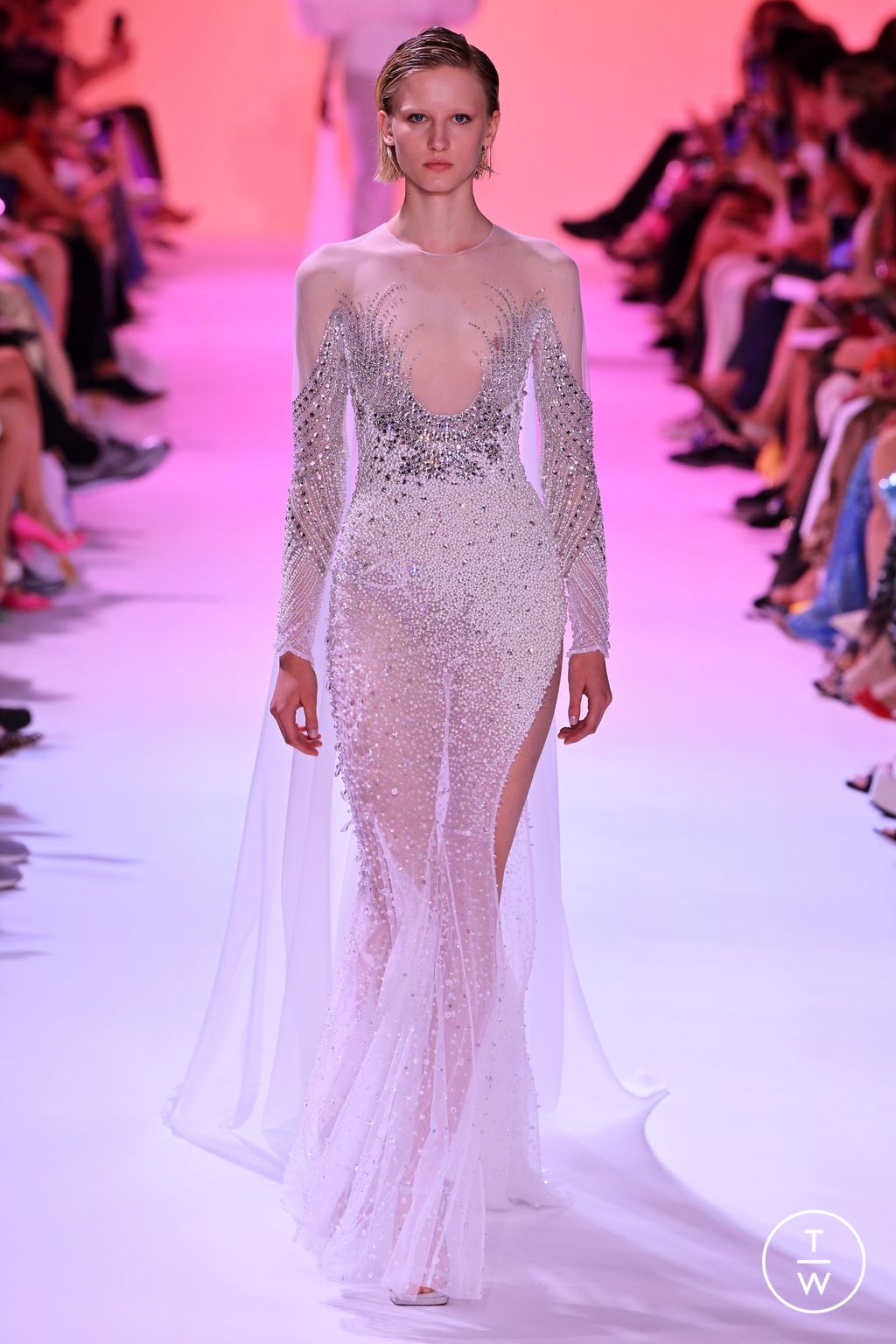Fashion Week Paris Fall/Winter 2023 look 59 de la collection Georges Hobeika couture