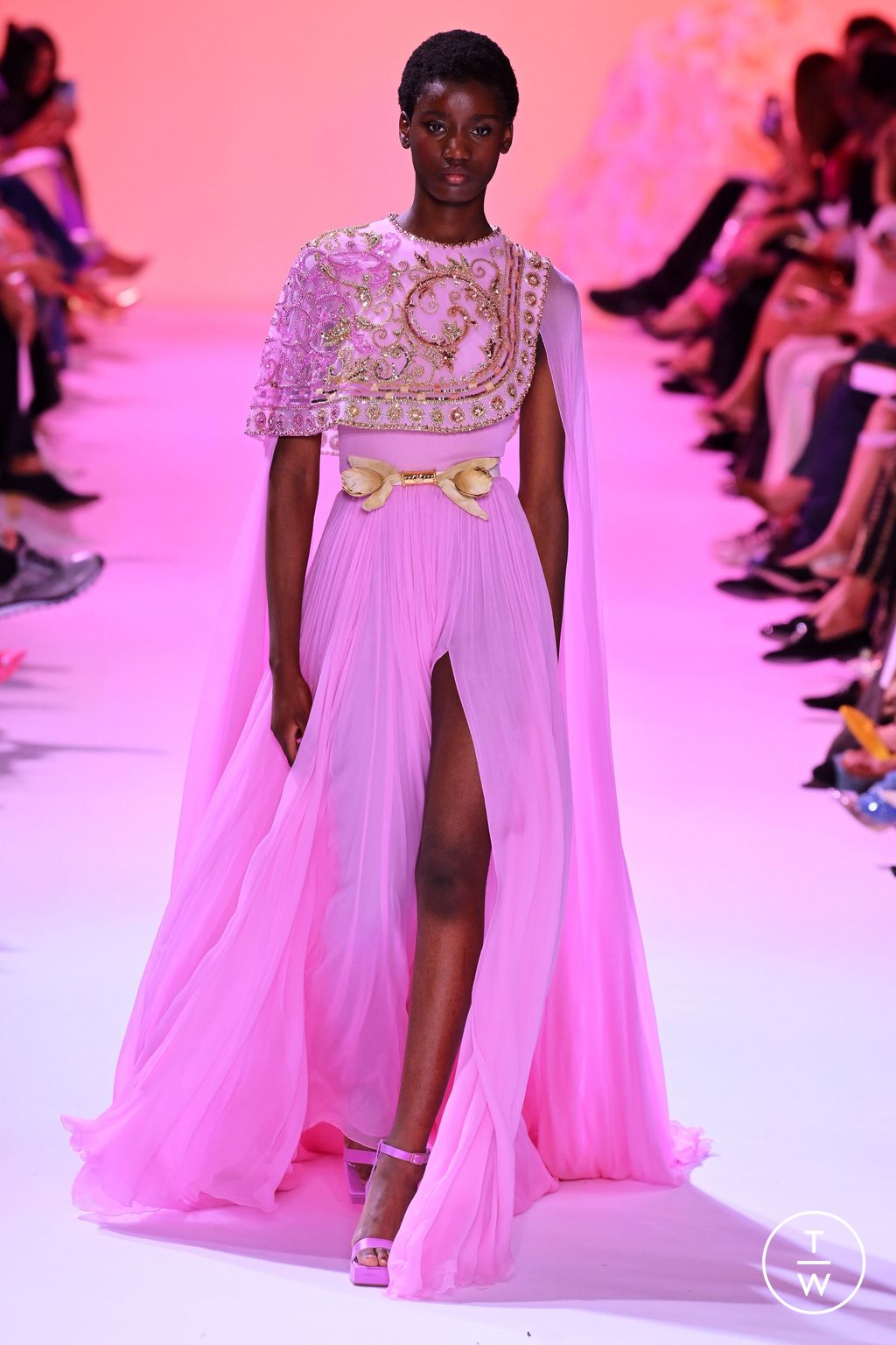 Fashion Week Paris Fall/Winter 2023 look 62 de la collection Georges Hobeika couture