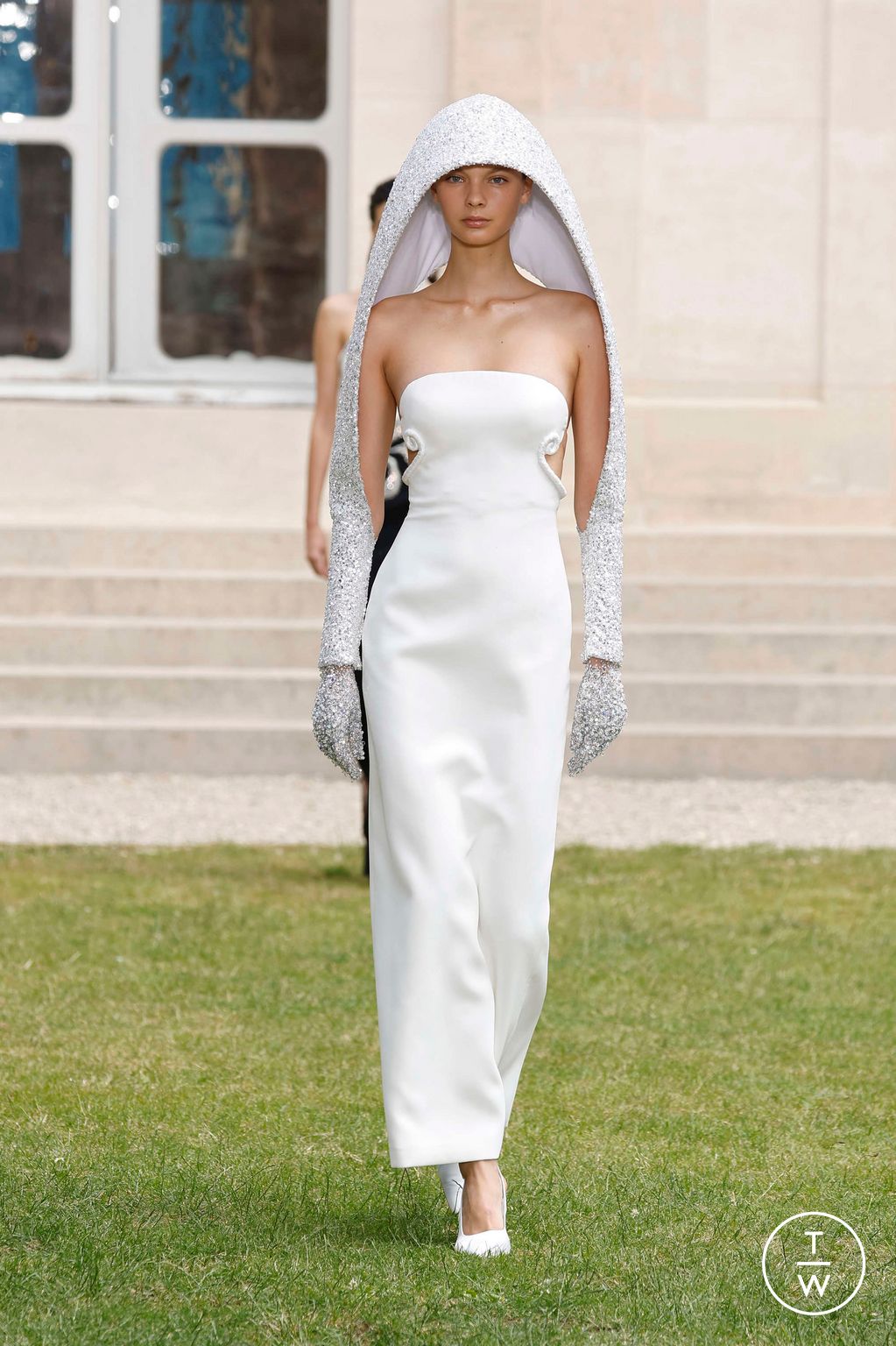 Fashion Week Paris Fall/Winter 2024 look 7 from the Georges Hobeika collection couture