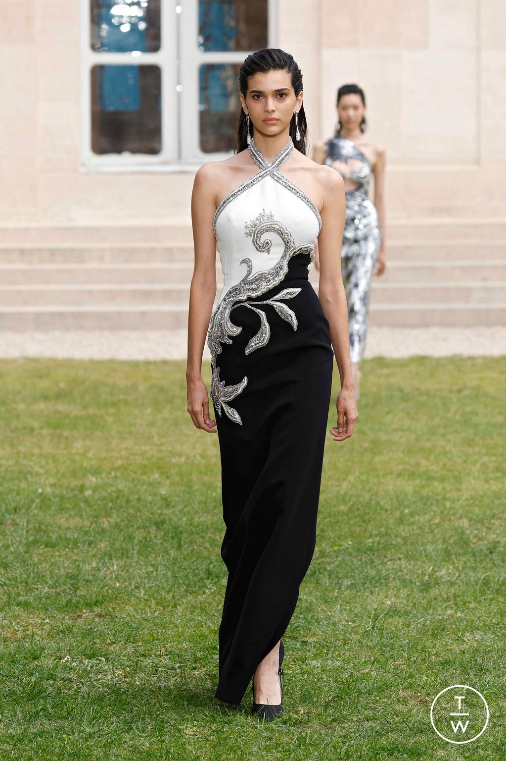 Fashion Week Paris Fall/Winter 2024 look 8 from the Georges Hobeika collection 高级定制