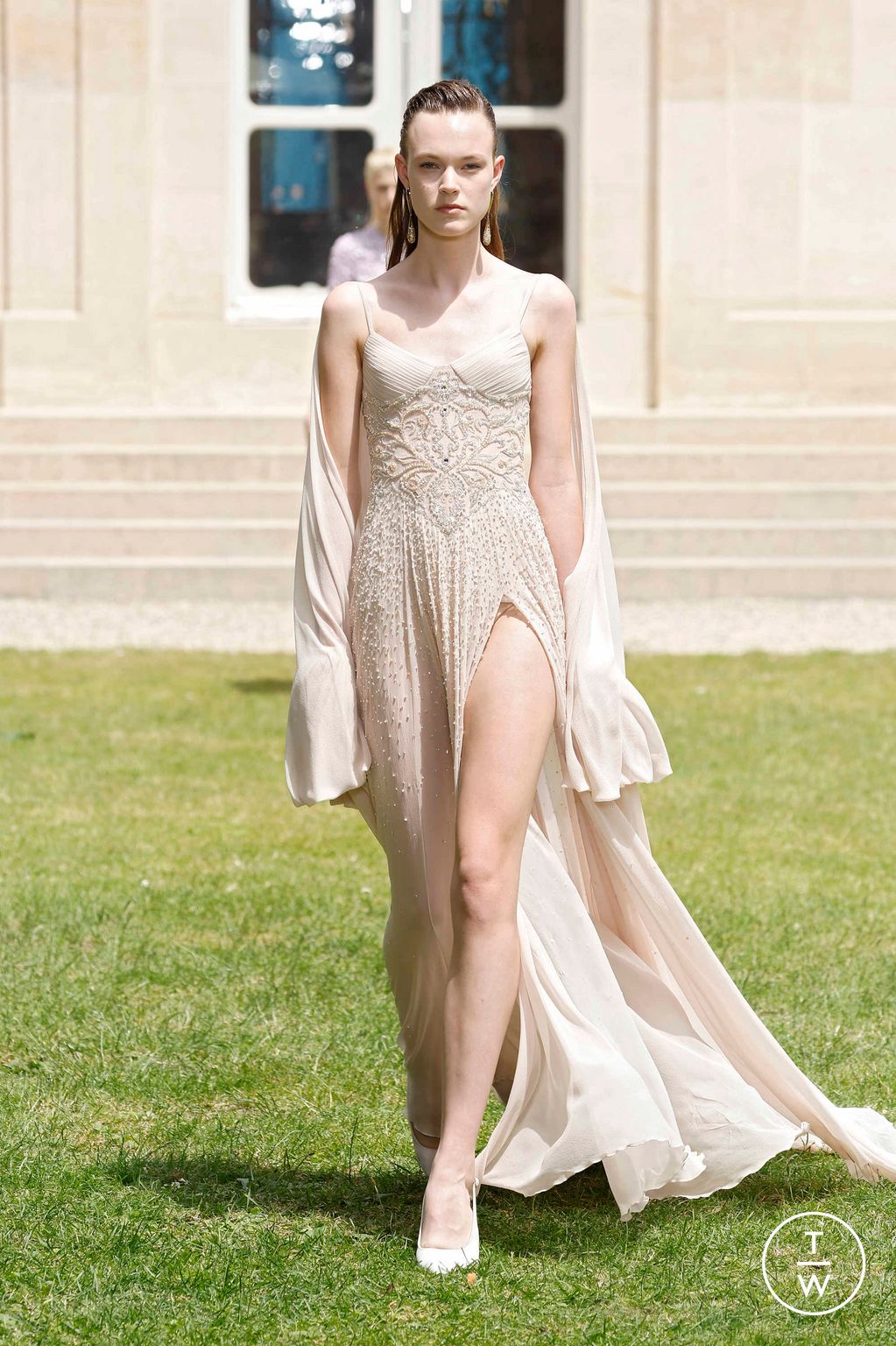 Fashion Week Paris Fall/Winter 2024 look 30 from the Georges Hobeika collection couture