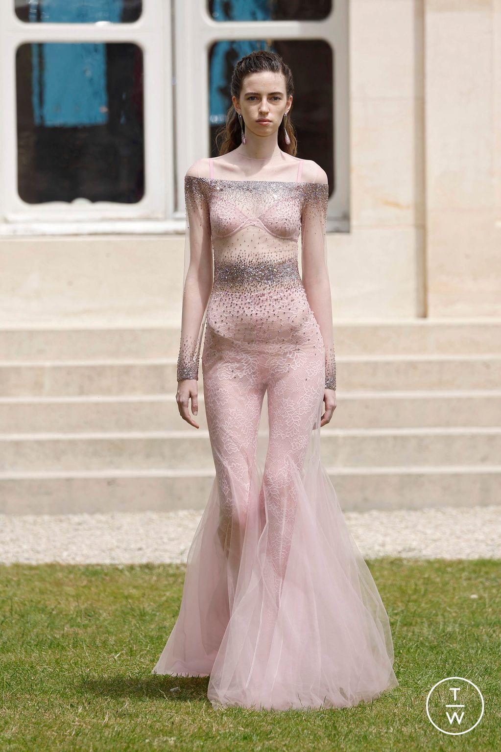 Fashion Week Paris Fall/Winter 2024 look 36 from the Georges Hobeika collection couture