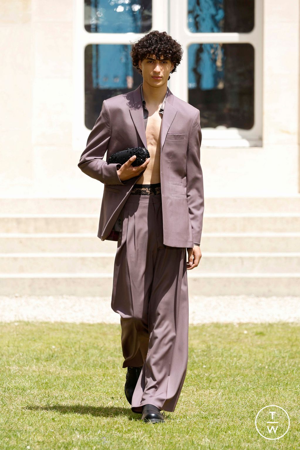 Fashion Week Paris Fall/Winter 2024 look 49 from the Georges Hobeika collection couture