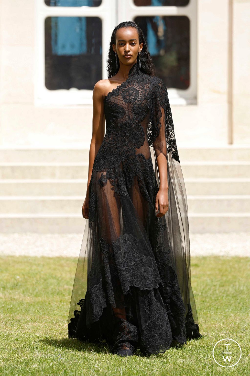 Fashion Week Paris Fall/Winter 2024 look 50 from the Georges Hobeika collection couture