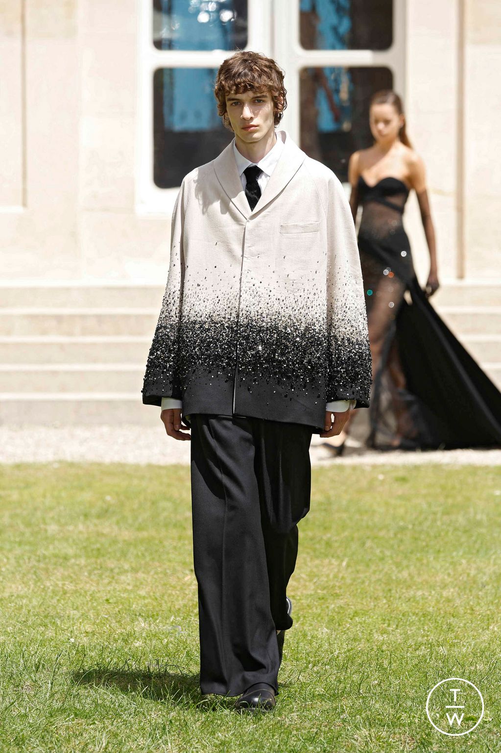 Fashion Week Paris Fall/Winter 2024 look 51 from the Georges Hobeika collection couture