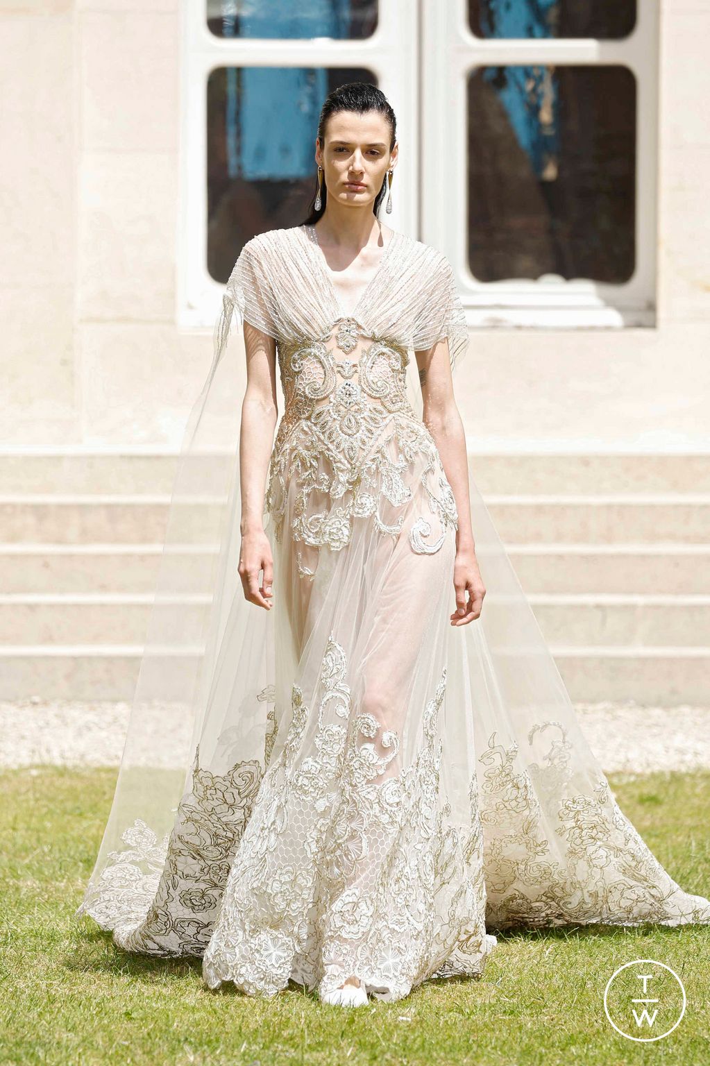 Fashion Week Paris Fall/Winter 2024 look 53 from the Georges Hobeika collection couture