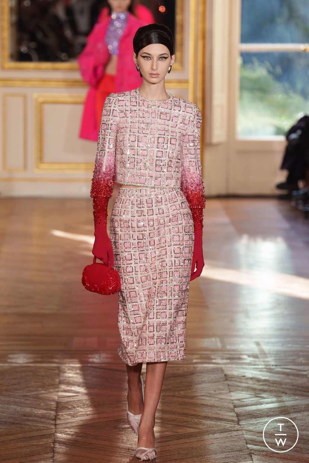 Fashion Week Paris Spring/Summer 2024 look 1 de la collection Georges Hobeika couture