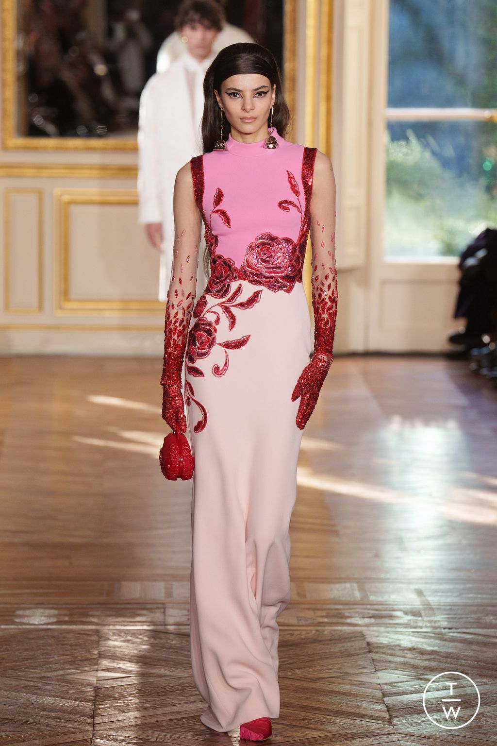 Fashion Week Paris Spring/Summer 2024 look 15 de la collection Georges Hobeika couture